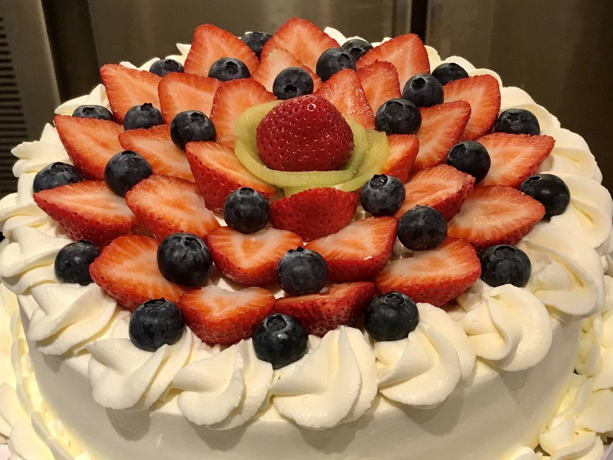 鮮奶油蛋糕-新鮮草莓（季節供應）